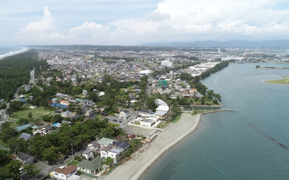 浜名湖と遠州灘に囲まれた湖西市です(湖西市)